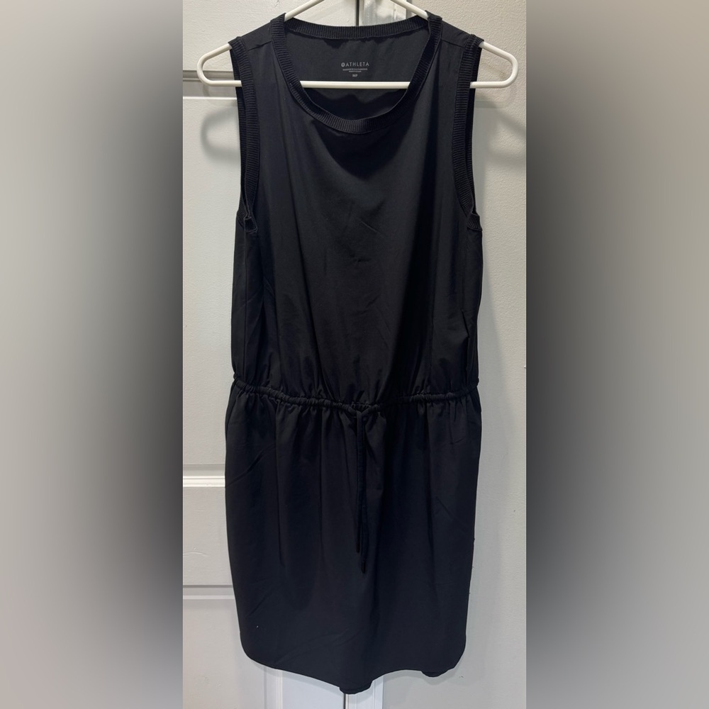 Athleta Rincon dress in black, size Medium Petite
